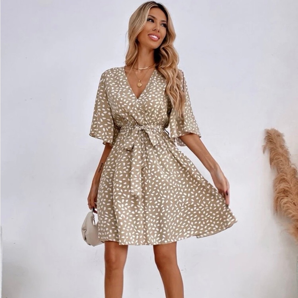 Allover print butterfly sleeve belted dress